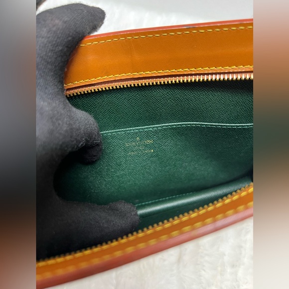 LOUIS VUITTON-A20964 HommeCipango Gold Epi Clutch - Picture 10 of 12